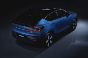 Novo carro elétrico da Volvo chega ao Brasil custando o preço de um apartamento