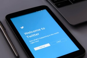 Twitter vai ocultar posts falsos; veja as novas regras