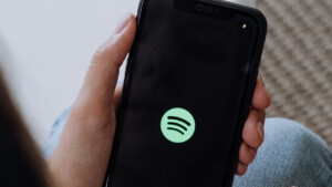 Sem tempo; Spotify terá audiobooks para leitores que não param