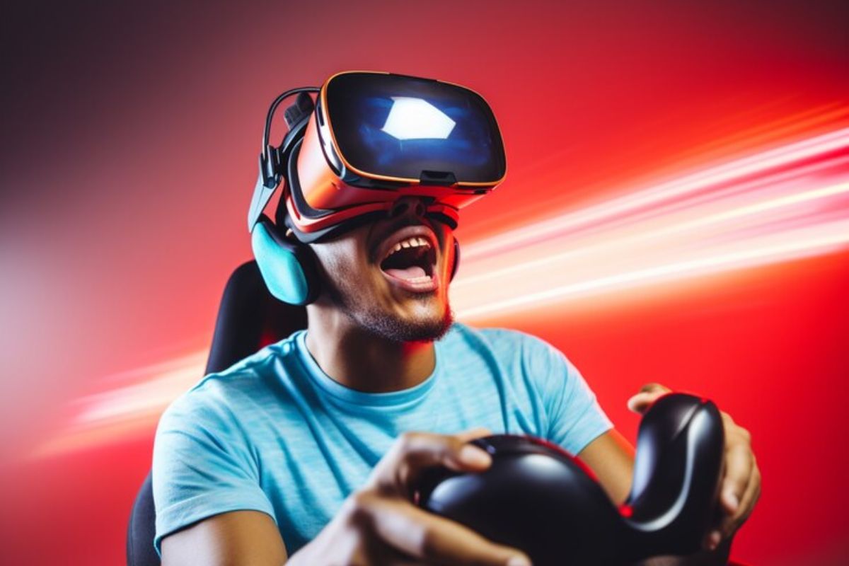 Um jovem com o console na mão e um óculo VR