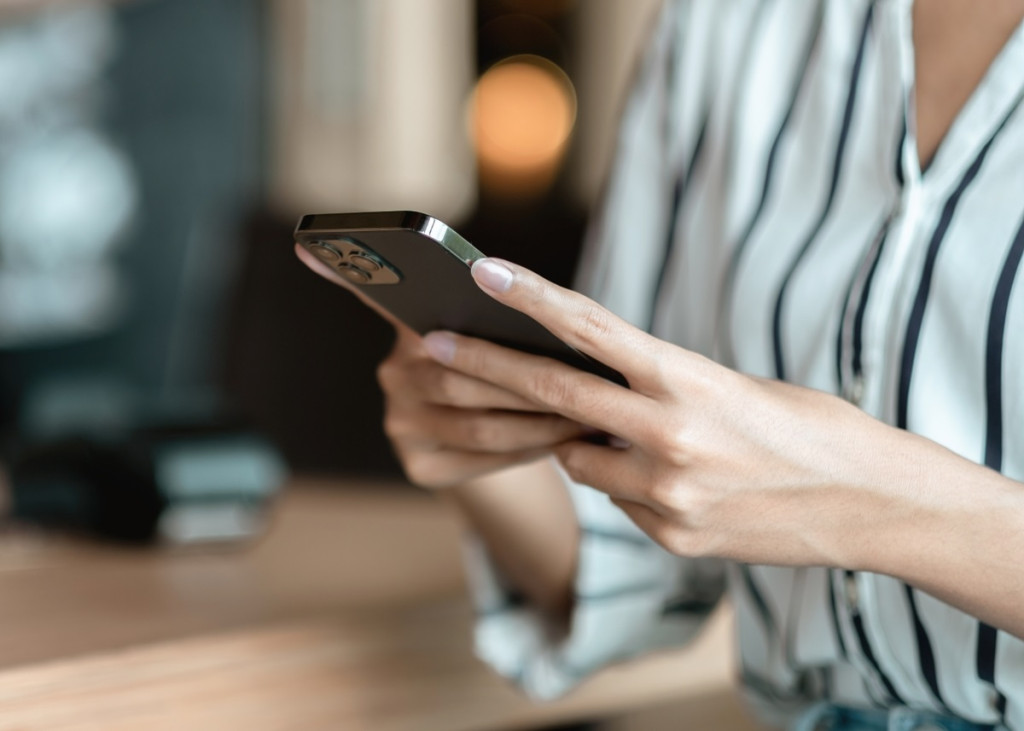 A quem pertence determinado número de celular